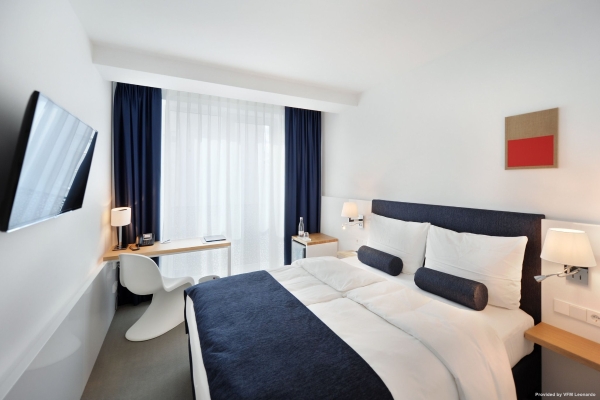 VI VADI HOTEL BAYER 89